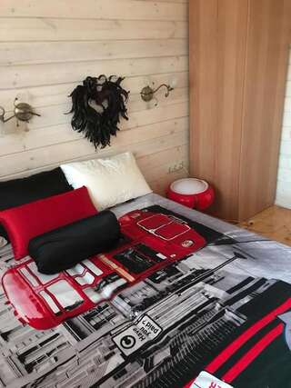 Гостевой дом Добрый Лев Сухум Двухместный номер с 2 отдельными кроватями и собственной ванной комнатой-5