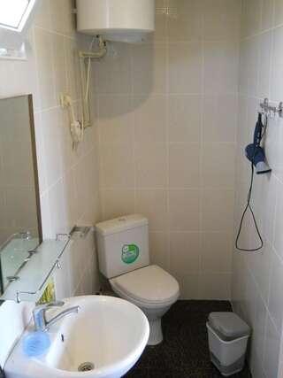 Гостевой дом Добрый Лев Сухум Двухместный номер с 1 кроватью и собственной ванной комнатой-18