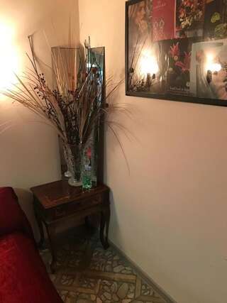 Гостевой дом Добрый Лев Сухум Четырехместный номер с общей ванной комнатой-4